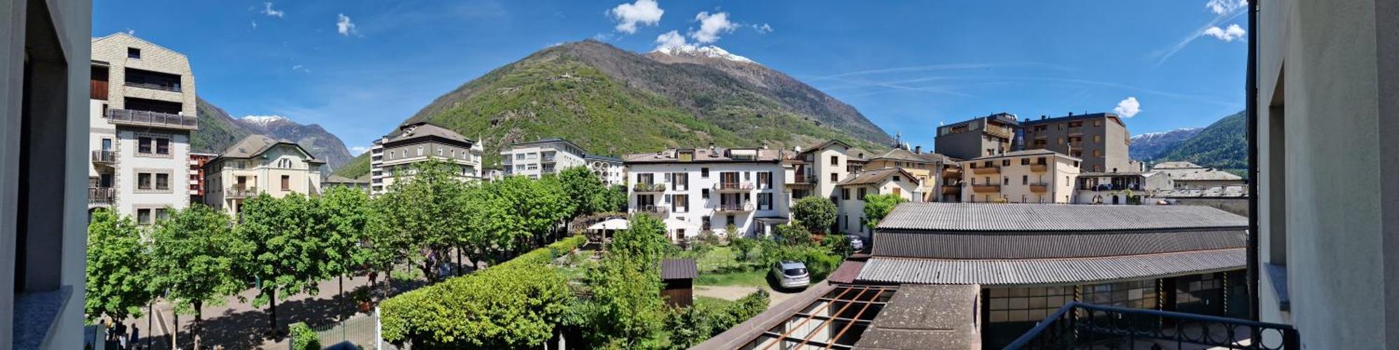 Bernina Station Center Apartment - Tirano Exterior photo