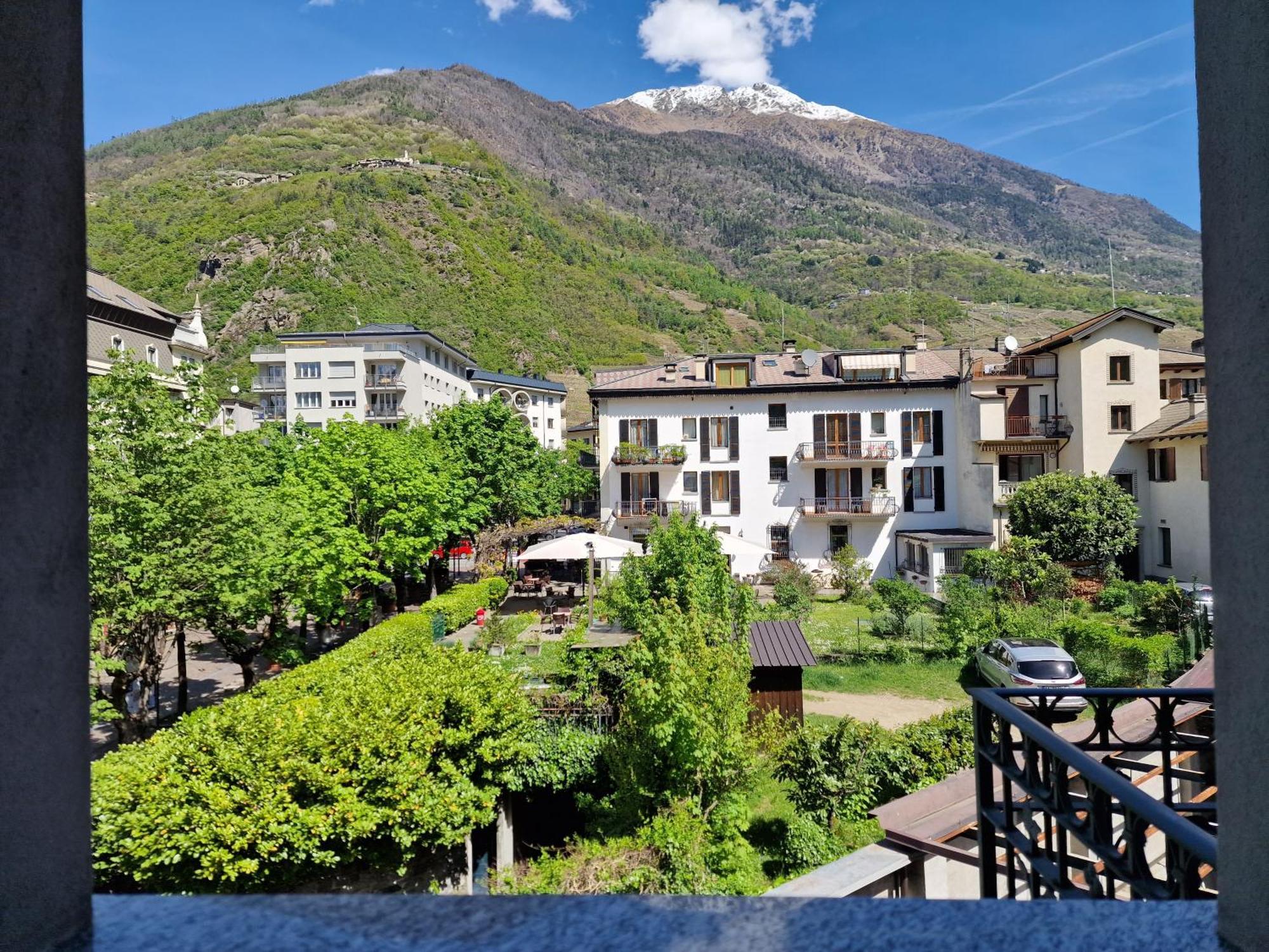 Bernina Station Center Apartment - Tirano Exterior photo