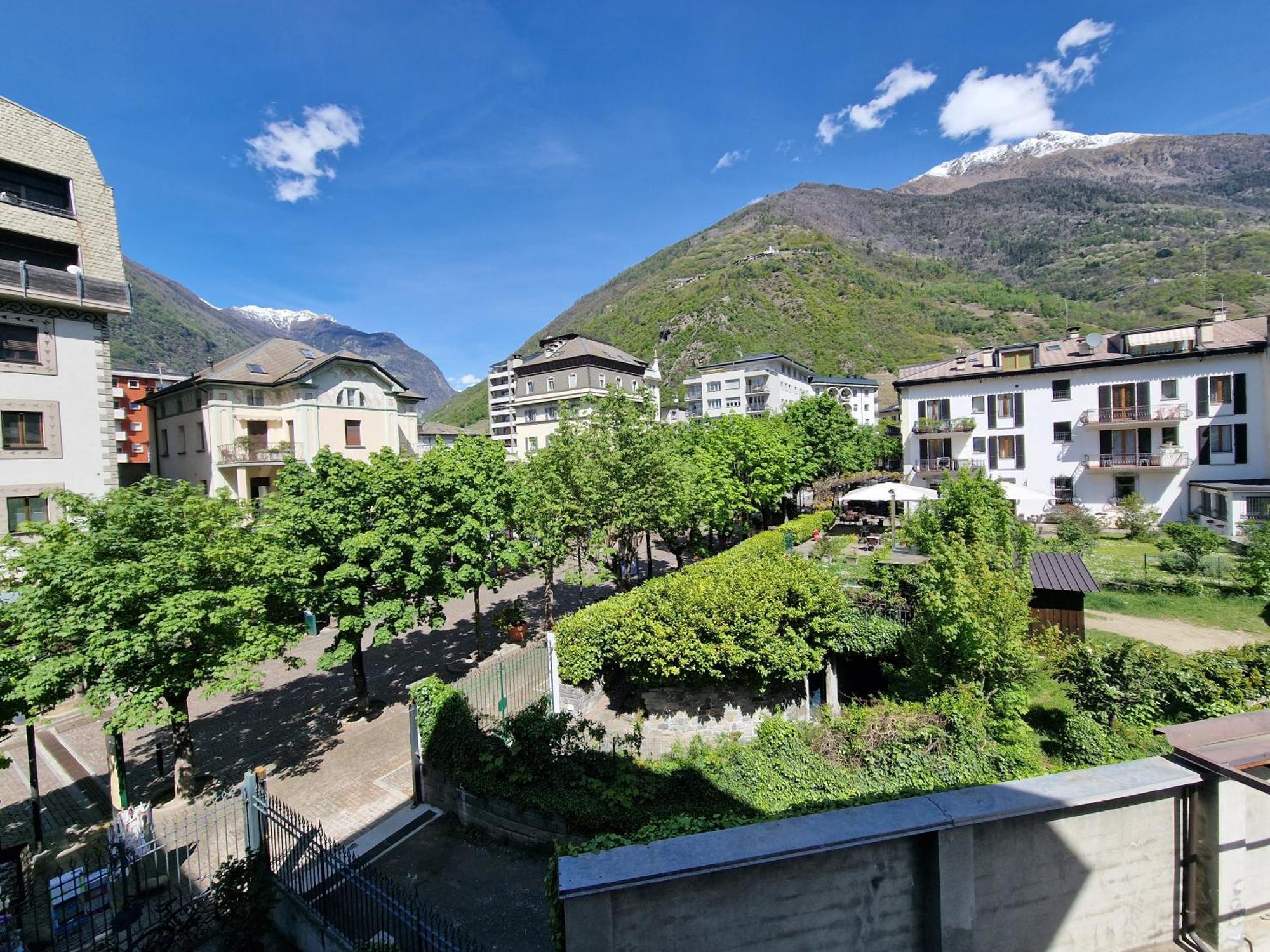 Bernina Station Center Apartment - Tirano Exterior photo