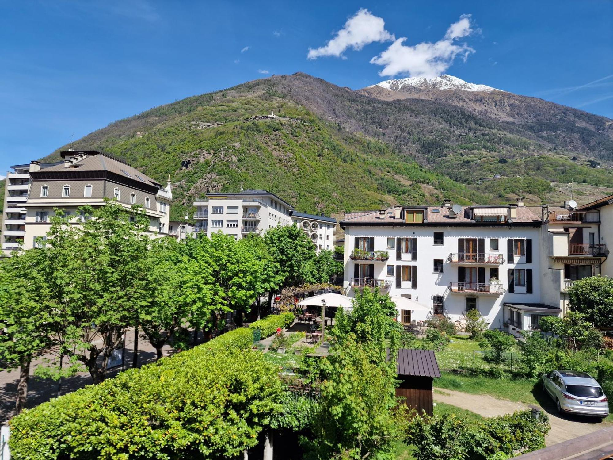 Bernina Station Center Apartment - Tirano Exterior photo